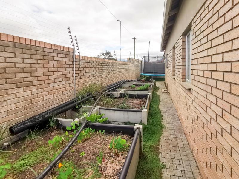 3 Bedroom Property for Sale in Mooikloof Country Estate Western Cape